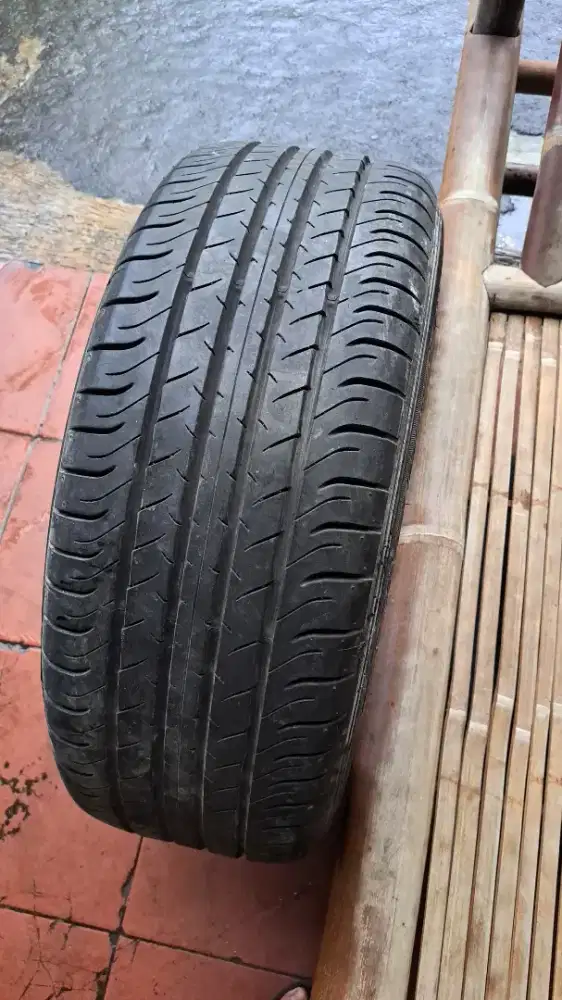 Ban dunlop 215 55 17 for hrv wrv juke innova dll