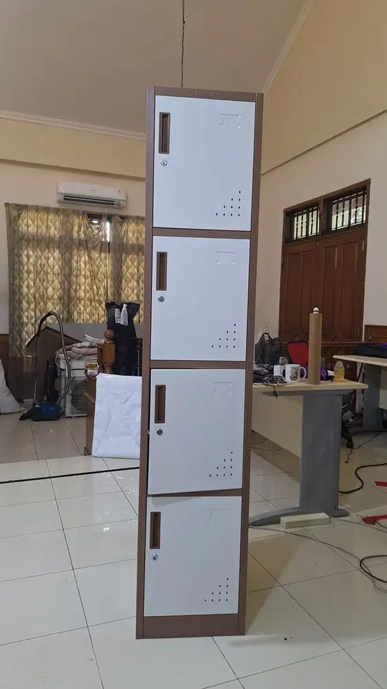 Acero Furniture - Lemari Loker Besi 4 Pintu AC LS 104 Loker Kantor