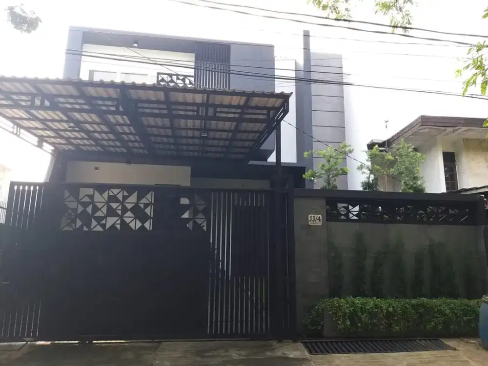 DIJUAL RUMAH MODEREN MINIMALIS DI GADING PUTIH RAYA LOKASI BEBAS BANJIR FULL FURNISH