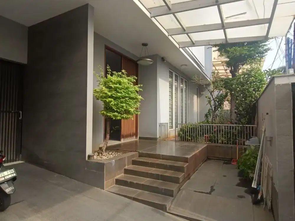 Rumah minimalis siap huni di Cempaka Putih - Jakarta Pusat