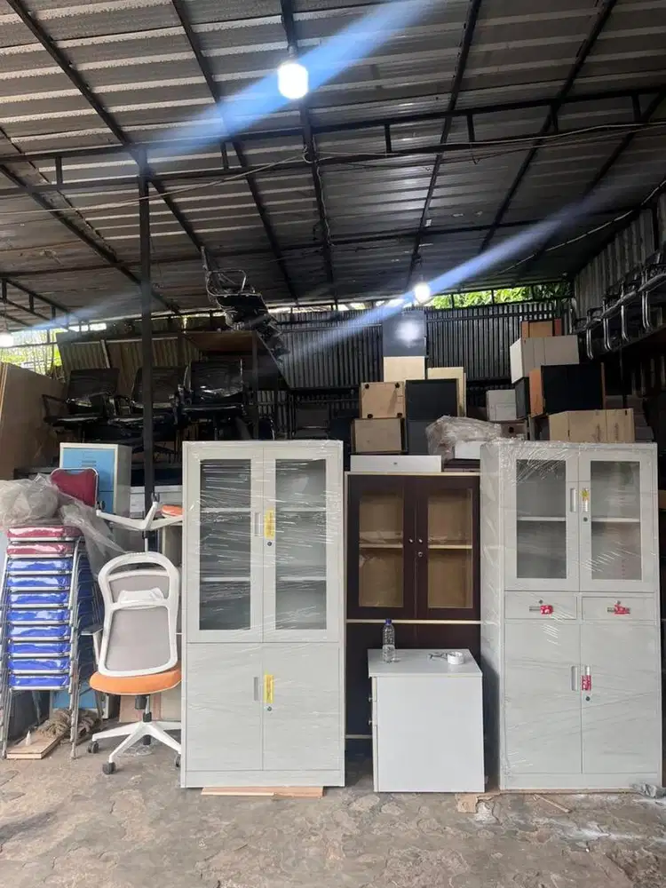 lemari arsip kantor kaca