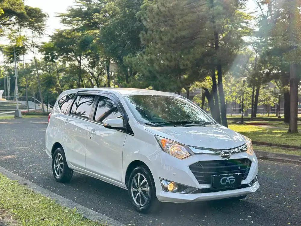 SIGRA R DELUXE AT 2019/SIGRA R DELUXE MATIC AUTOMATIC PUTIH 2019
