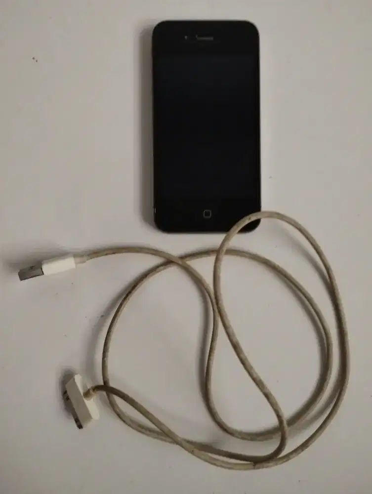 Model iPhone 4 Hitam