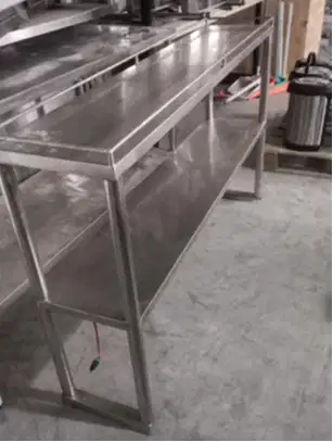 Meja/Rak Persiapan Stainless 143x30x80 – Kokoh & Profesional