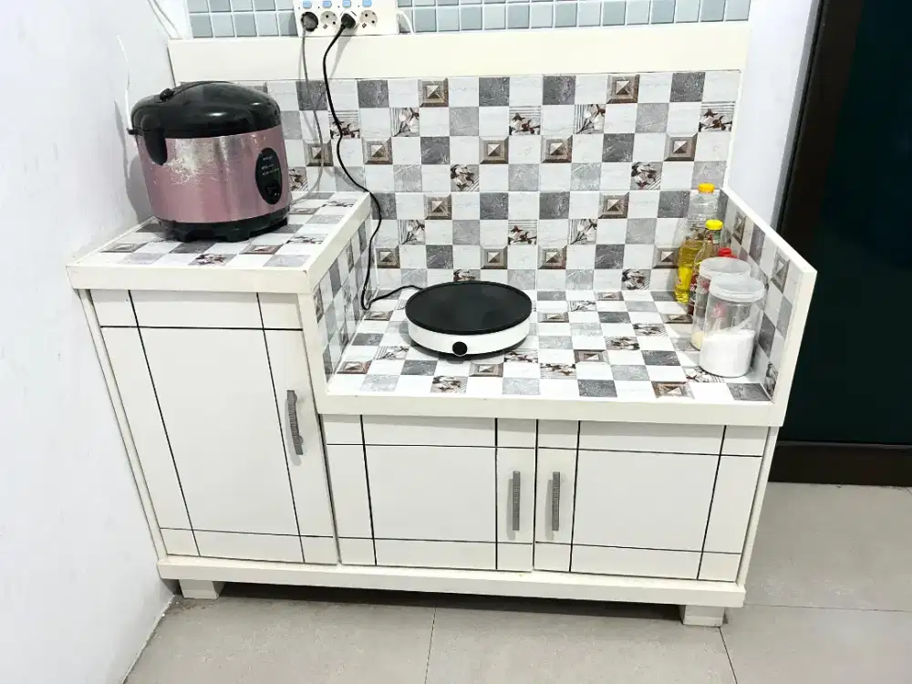 SALE MEJA DAPUR KONDISI MULUS
