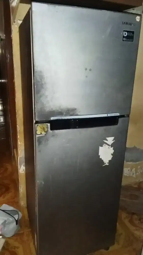 Beli barang bekas tv ac kulkasdll