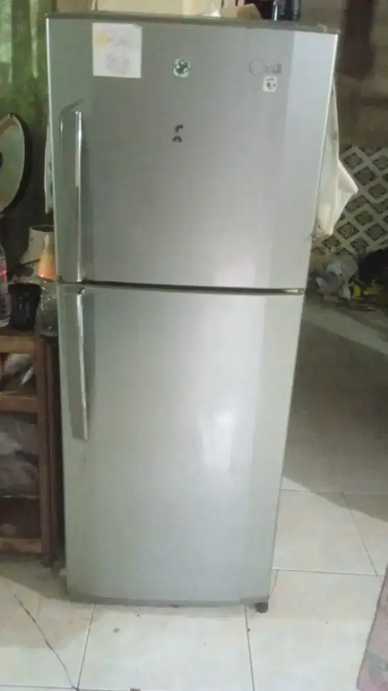 Kulkas 2 pintu mati