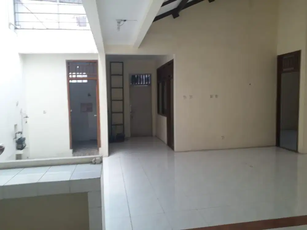 Dijual rumah hoek di harapan indah 1 bekasi Harga 1.2 m nego