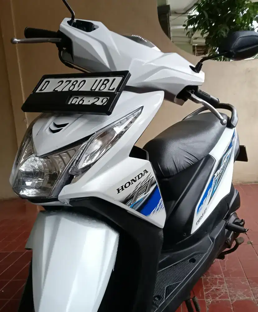 Honda Beat Fi 2014 Putih Biru mulus lengkap mantaap.
