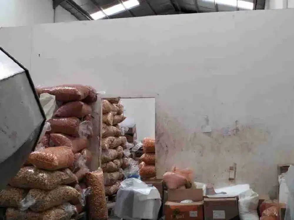 Dijual Gudang Rendeng di sayap TKI jln Sadang