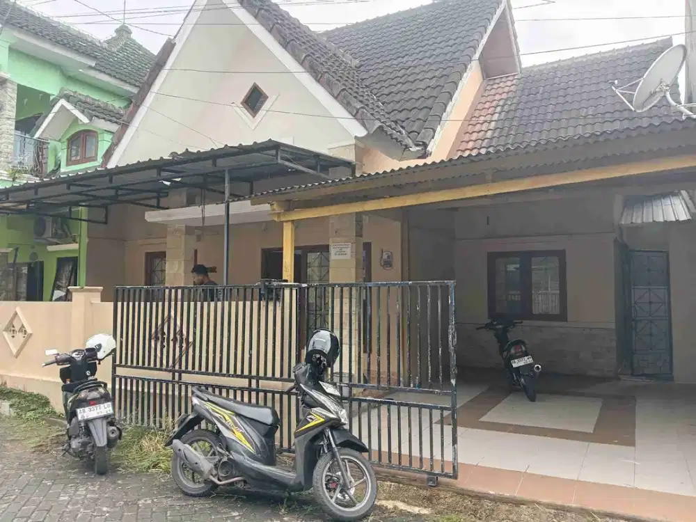 Rumah dalam perumajan di babarsari seturan dekat kampus upn ykpn uii amikom