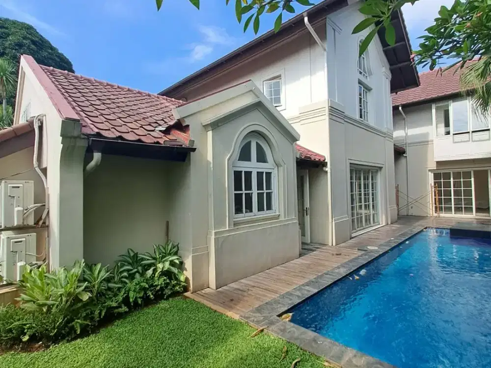 DISEWAKAN: Rumah Mewah di Kemang – Luas, Private Pool & Taman Besar