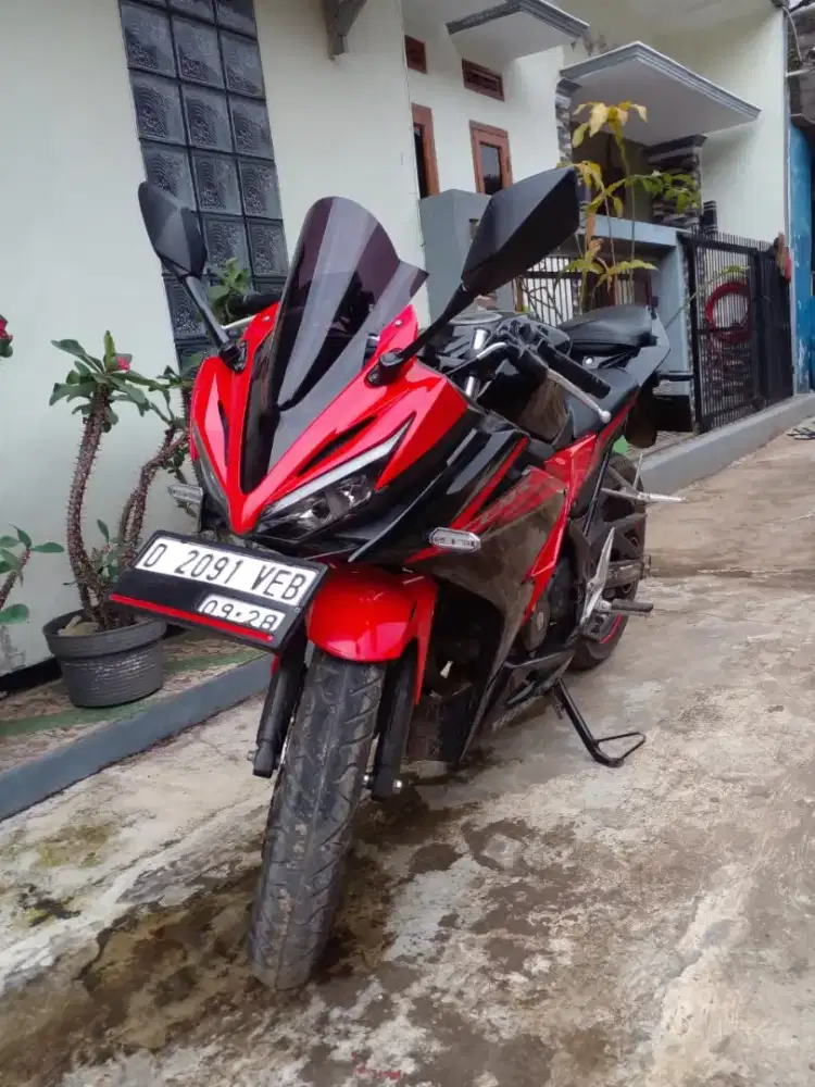 HONDA CBR150 2018 MULUS KM RENDAH