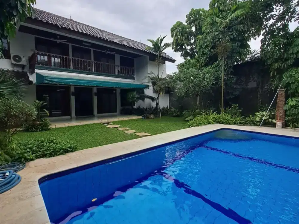 DISEWAKAN: Rumah Luas di Kemang Utara, Expat Friendly