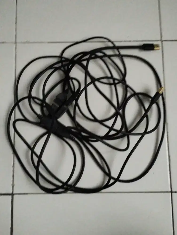 4 Kabel USB Hitam