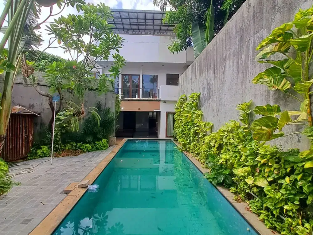 DISEWAKAN: Rumah Eksklusif di Simprug Garden – Private Pool & Rooftop City View