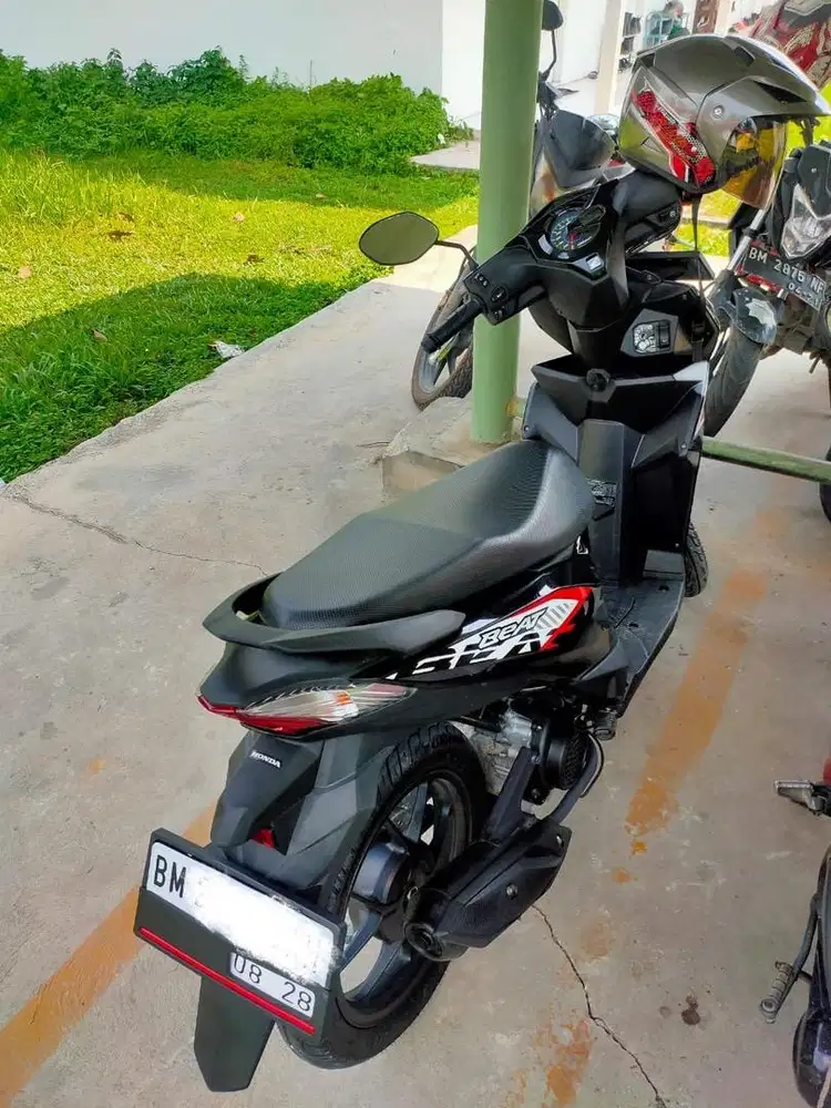 Dijual motor beat tahun 2023, pajak aktif, surat lengkap
