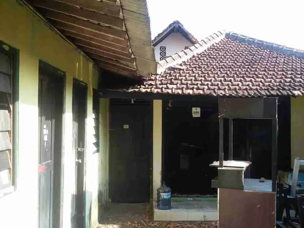 DIJUAL RUGI TANAH BONUS BANGUNAN RUMAH JLN SOLO MAGUWOHARJO DEPOK SLEMAN