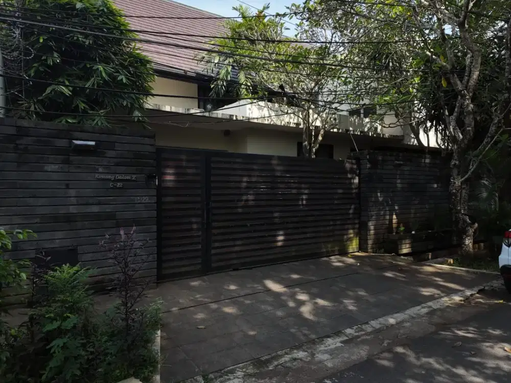 FOR RENT: LUXURY HOUSE IN KEMANG DALAM – Elite Neighborhood & Walking Distance to New Zealand School Jakarta