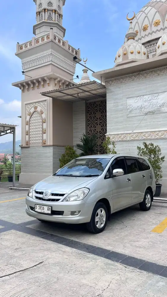 Toyota Kijang Innova 2005 Bensin