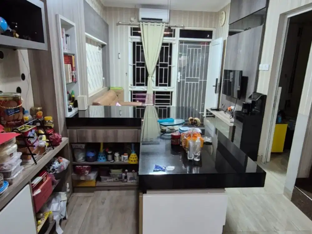 DIJUAL RUMAH FURNISH HADAP SELATAN JUAL MURAH DI PARK RESIDENCE