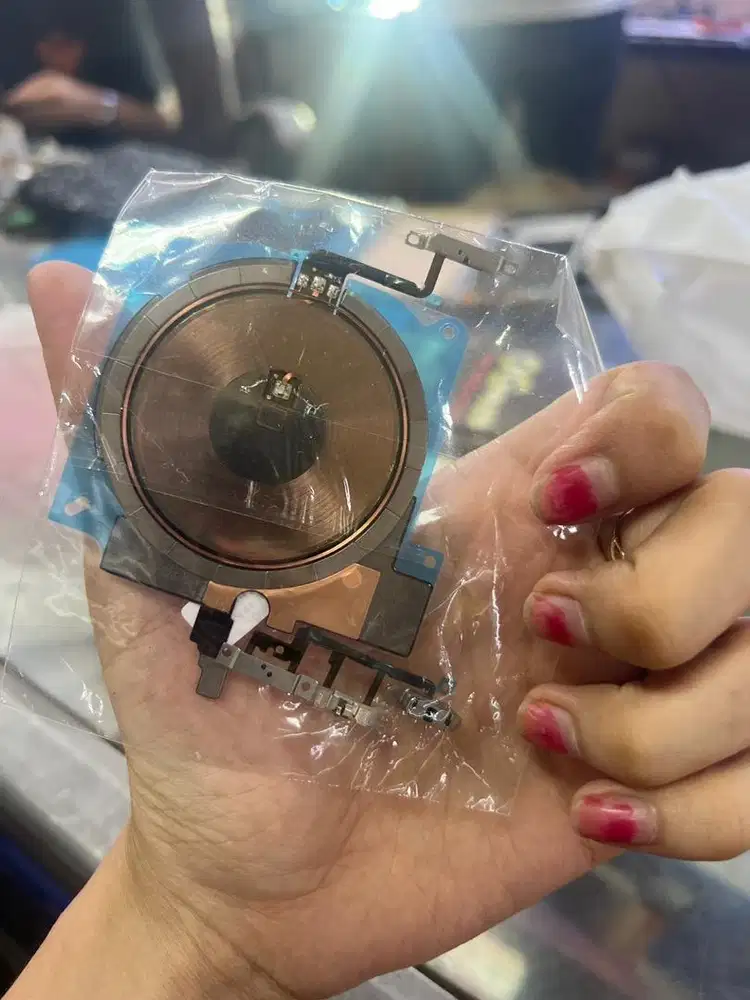 Jual flexibel nfc iphone 13 pro masih baru