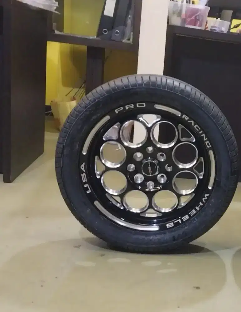 Velg Skinny Lebar 3,5 Inch R15