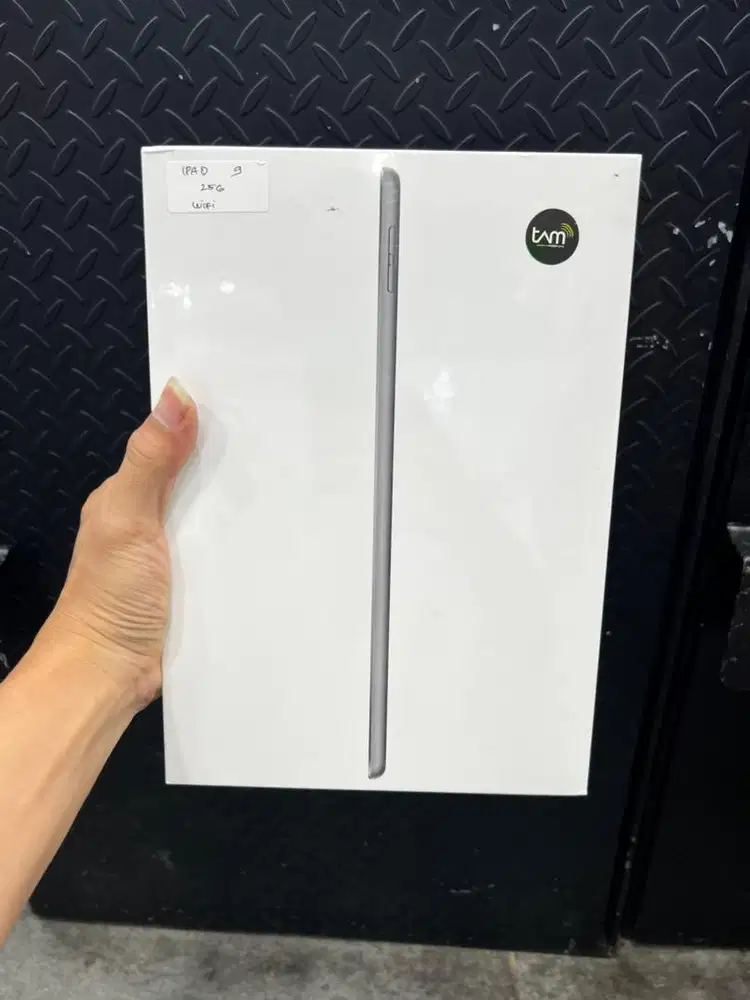 New BNIB iPad 9 256 GB wifi Garansi resmi iBox