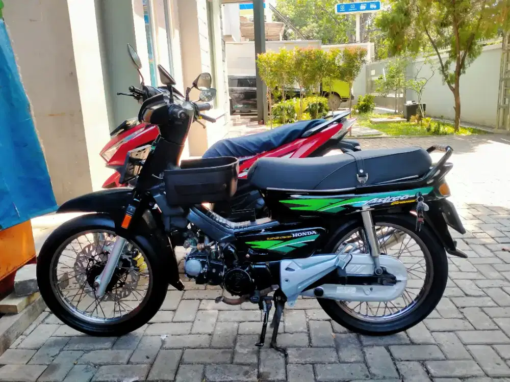 Forsale honda astrea grand 94