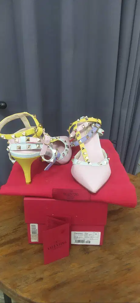 Valentino Garavani Rockstud Pumps Multicolor Pastel Size 39