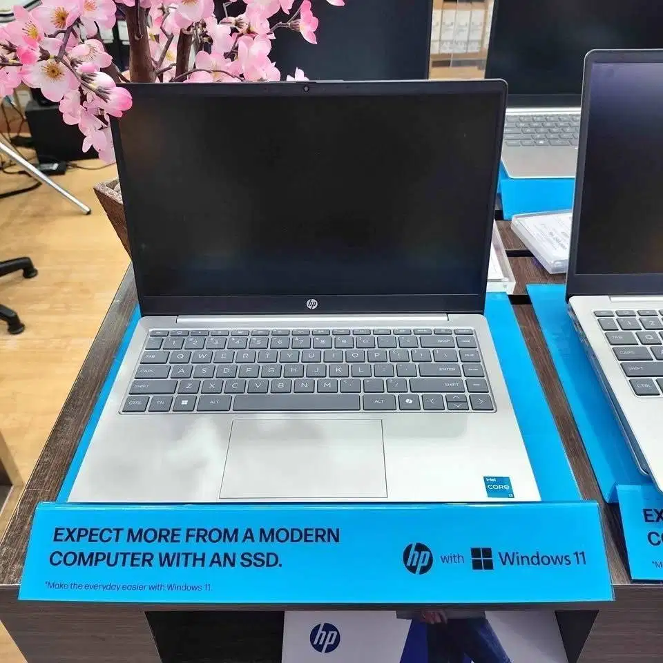 HP 14 ep0260tu intel Core i3 1315 ram 8GB 512Gb ssd W11 GAransi Resmi