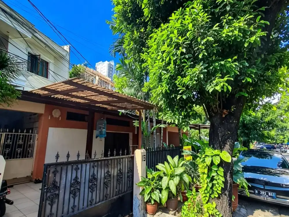 DIJUAL – RUMAH STRATEGIS GANDARIA Dekat Gandaria City – Jakarta Selatan