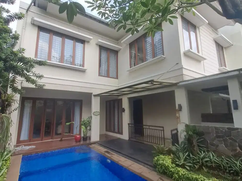 FOR RENT: Expatriate Townhouse in Quiet Street of Kenanga; Ampera. Walking Distance to Netherland International School.