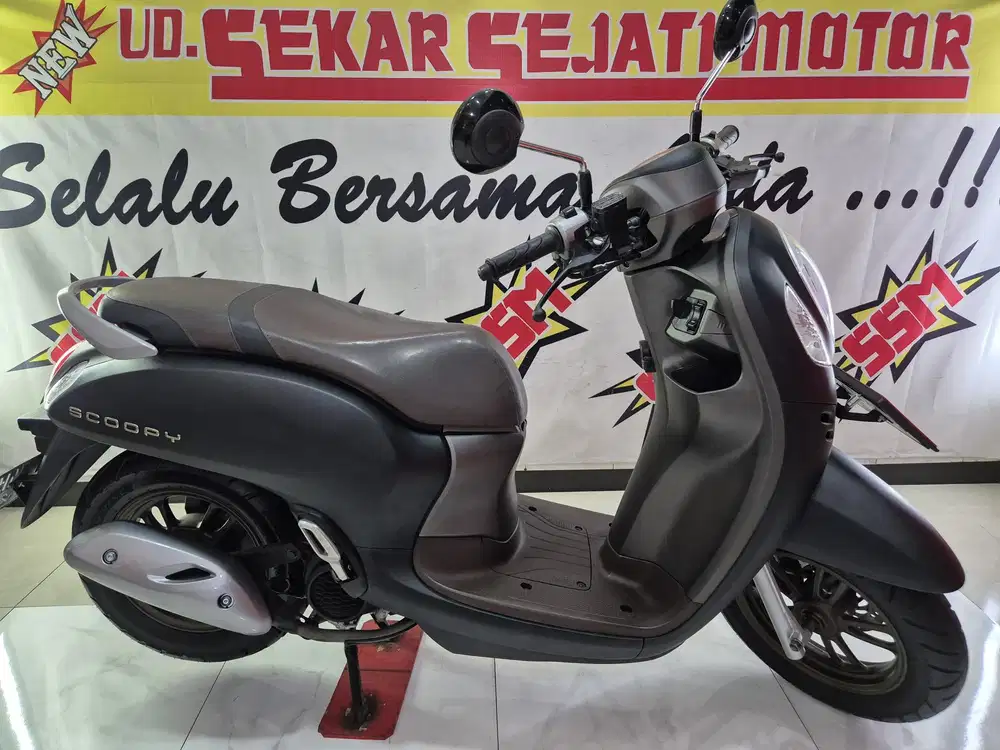 Scoopy black prestige keiless