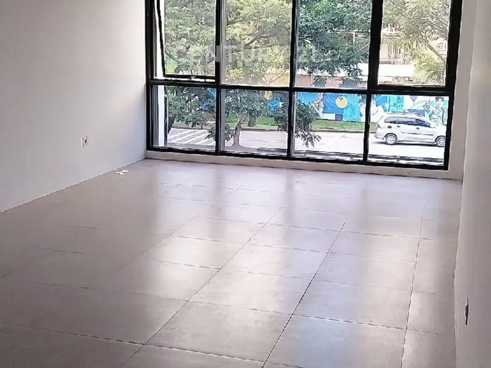 Ruko Uptown 3 Lantai Tempat Sangat Strategis