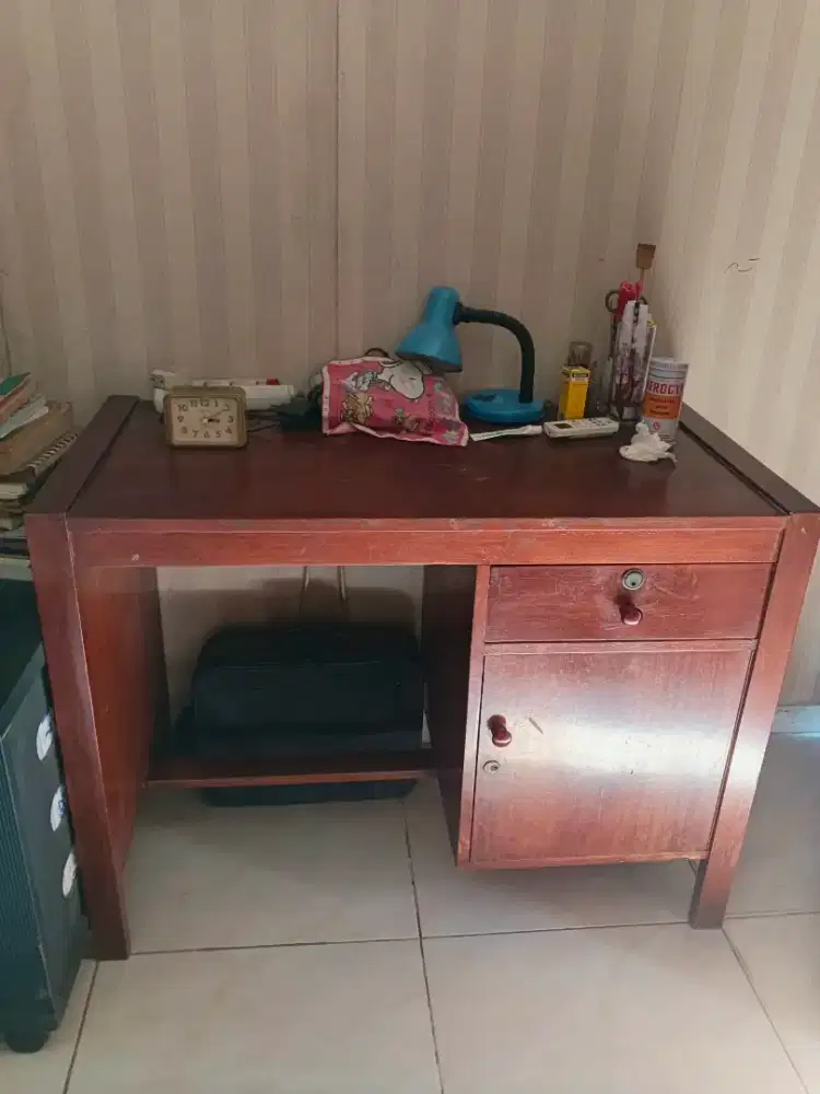 Meja Kasir Kayu Jati Minimalis Kokoh Kondisi 90%