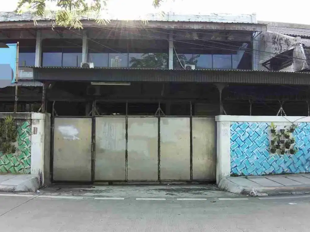 JUAL CEPAT ! EX. PABRIK 4 LANTAI DI GUNUNG SAHARI, JAKARTA PUSAT.