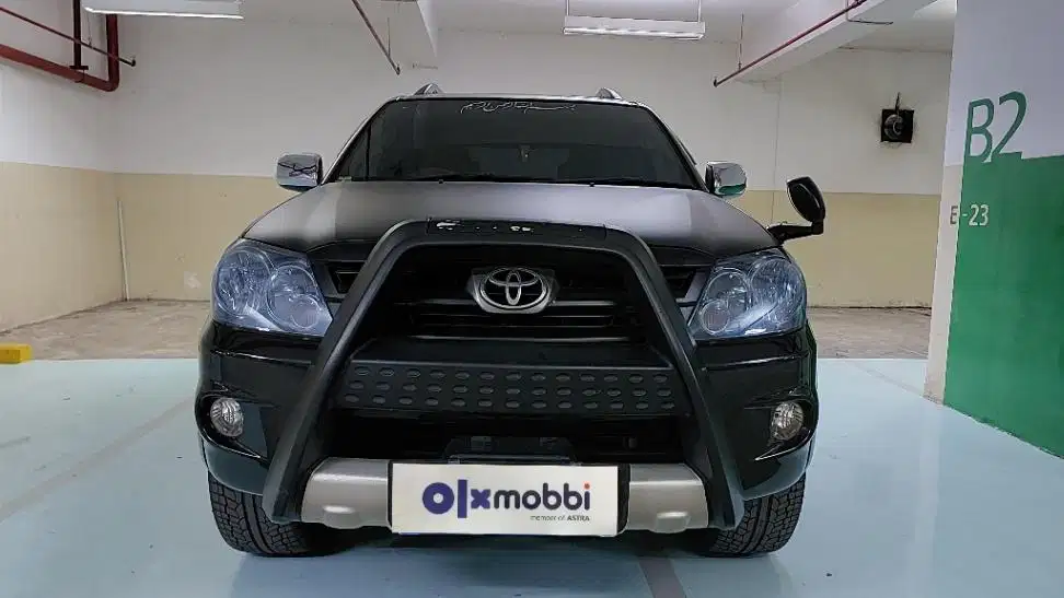 TDP 7,JT, Toyota Fortuner 2.7 G Luxury Bensin-AT Hitam 2007