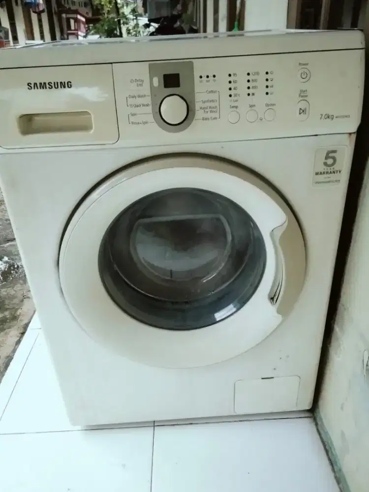 Mesin cuci front loading