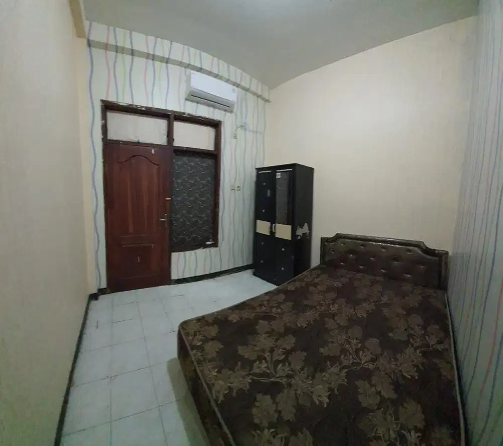 KOS KOST BEBAS AC Kamar Mandi Dalam WIFI Pisat Tengah Kota Surabaya
