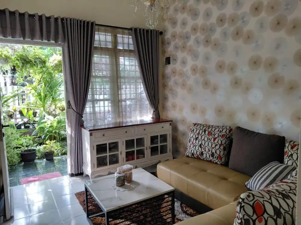 MURAH! Rumah Cantik Luas, Sirkulasi Udara Sehat Dekat MCD Sulfat Malang