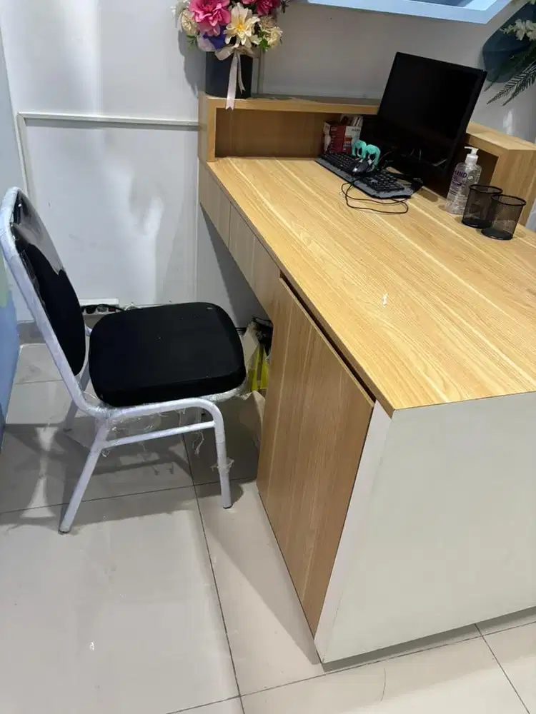 Borongan (Ambil semua) Meja kantor