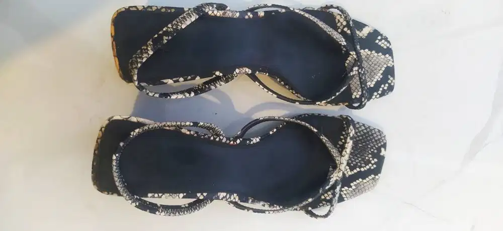 H&M Snakeskin Heeled Sandals Size 39 Original - Murah