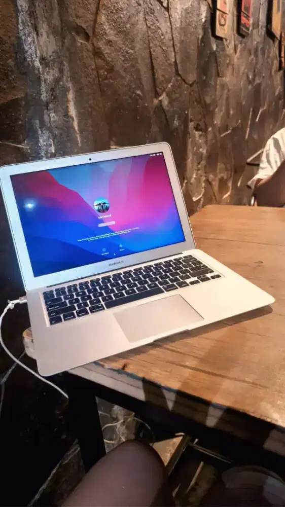 MacBook Air (13-inch, 2017)