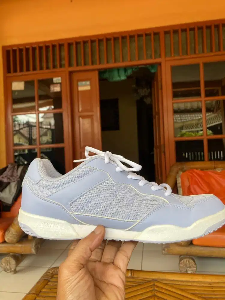 Sepatu Badminton Perfly ori