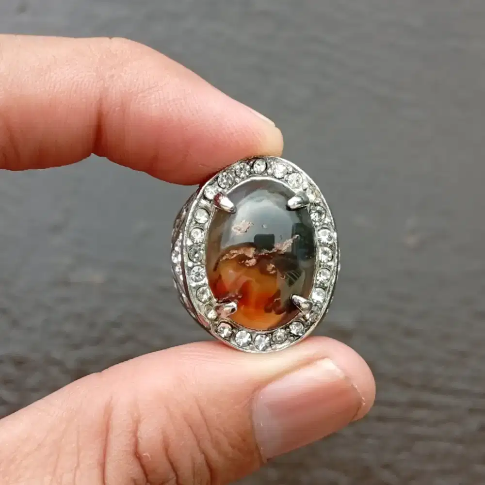 Batu Agate Chalcedony Natural 9.9 ct no treatment ring titanium