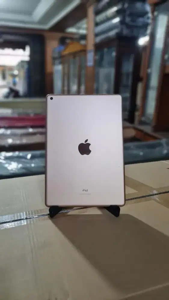 apple ipad 7th gen 128GB, fingerprint & truetone on