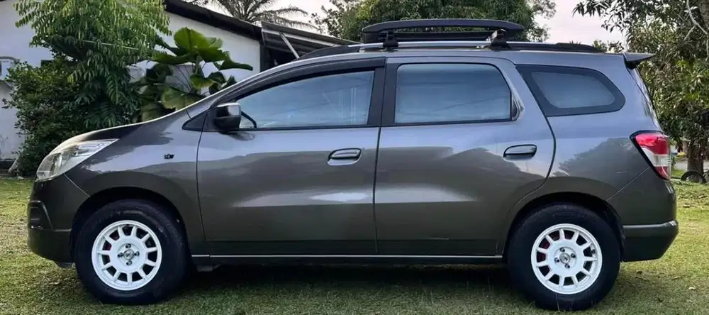 Chevrolet Spin Ltz manual 2014