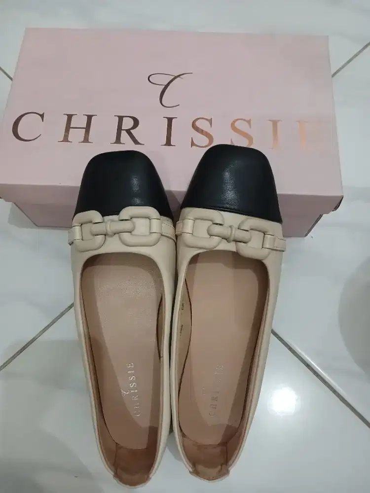 Sepatu flat wanita chrissie