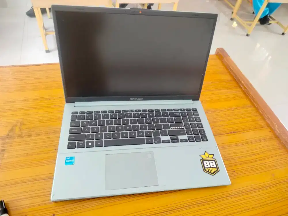 LAPTOP LENOVO AKHIR TAHUN 2024